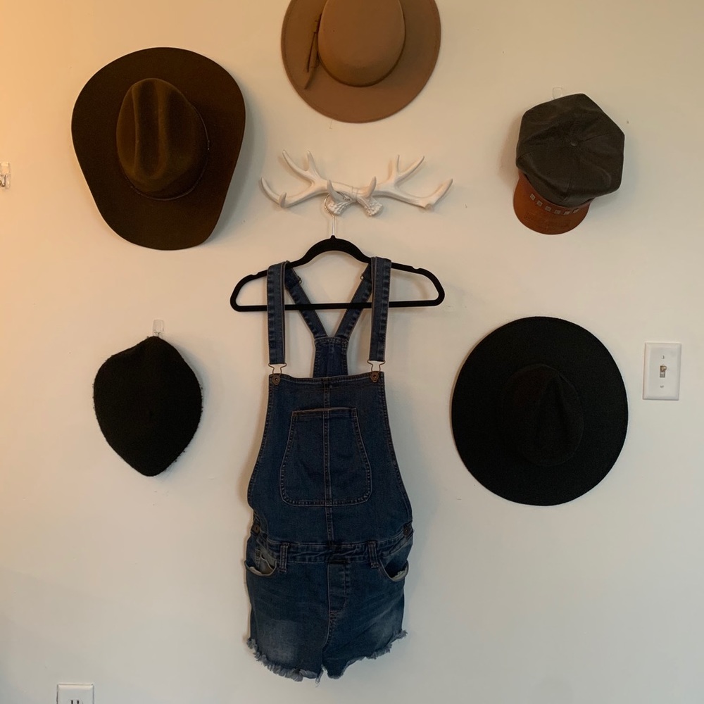 Overall shorts